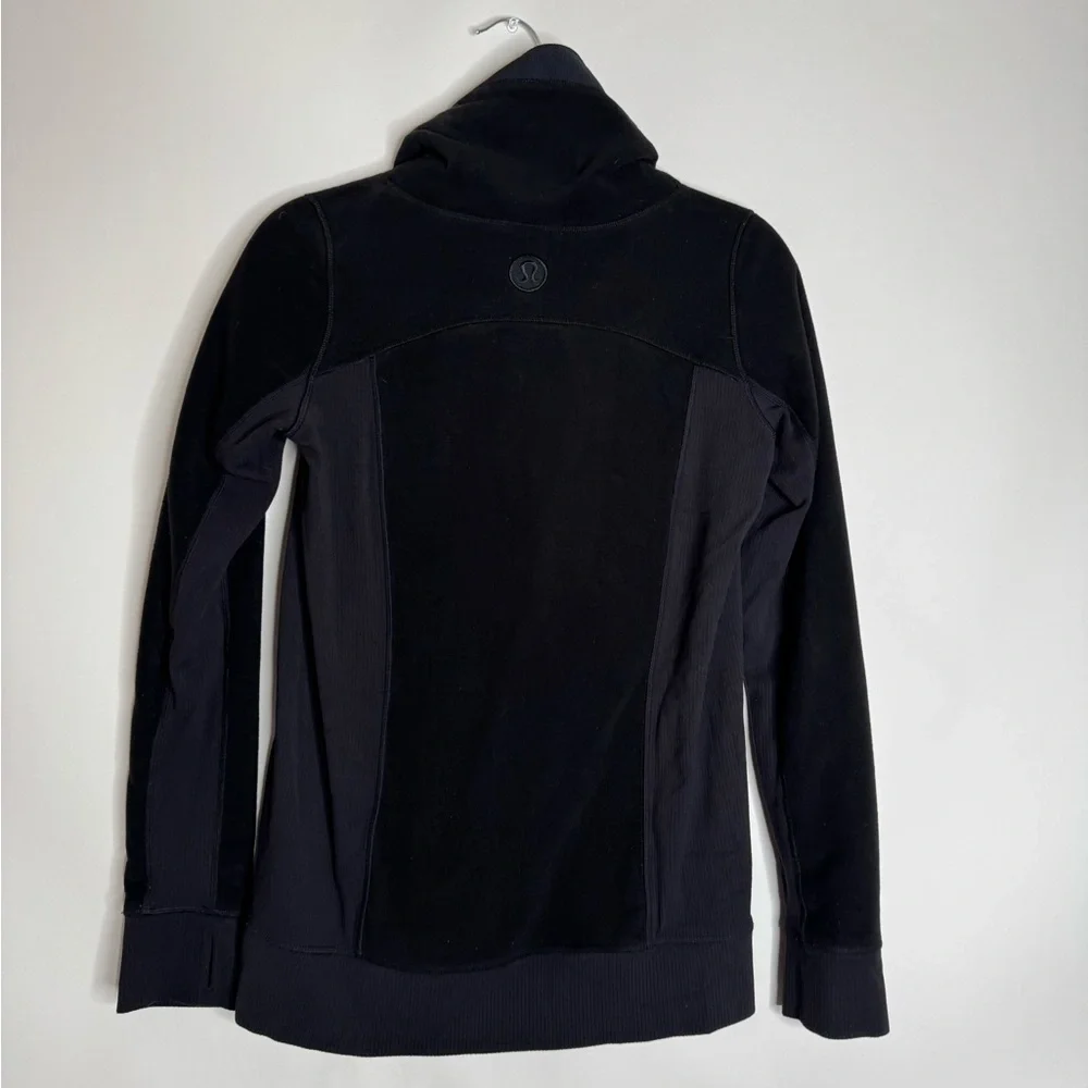 Lululemon Post Chaturanga Pullover Black size 4
